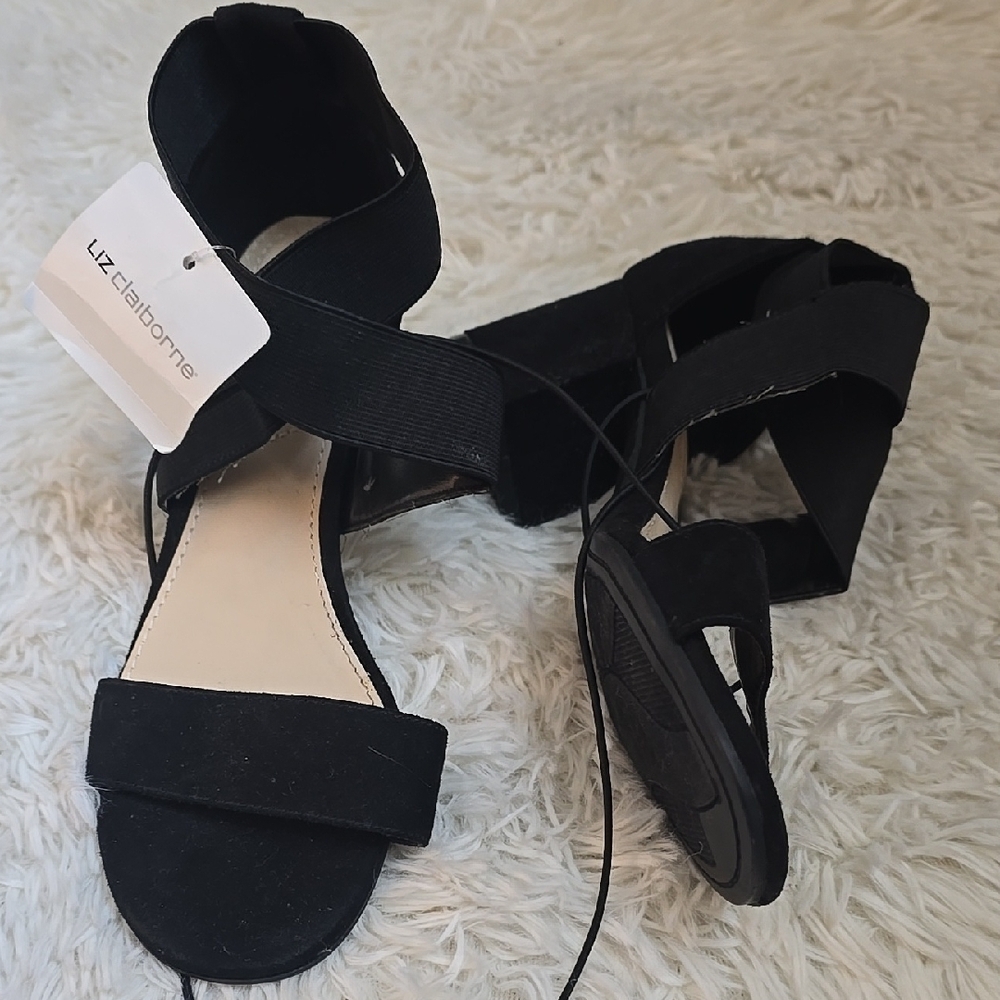 Liz Claiborne Black Chunky Heel Size 6